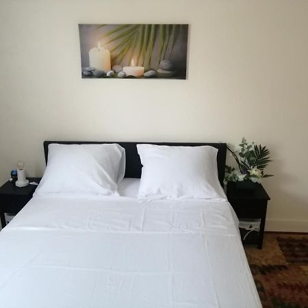 Chambre Dans Appartement A Niort Esterno foto