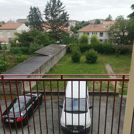 Chambre Dans Appartement A Niort Esterno foto