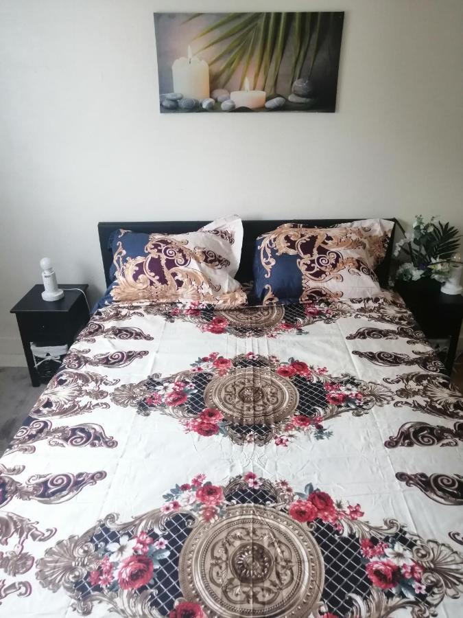 Chambre Dans Appartement A Niort Esterno foto