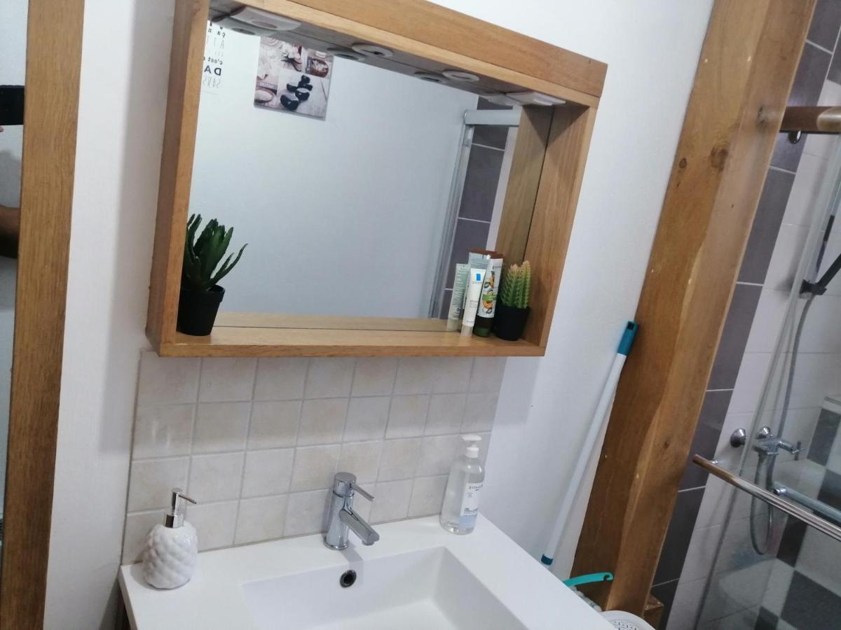 Chambre Dans Appartement A Niort Esterno foto